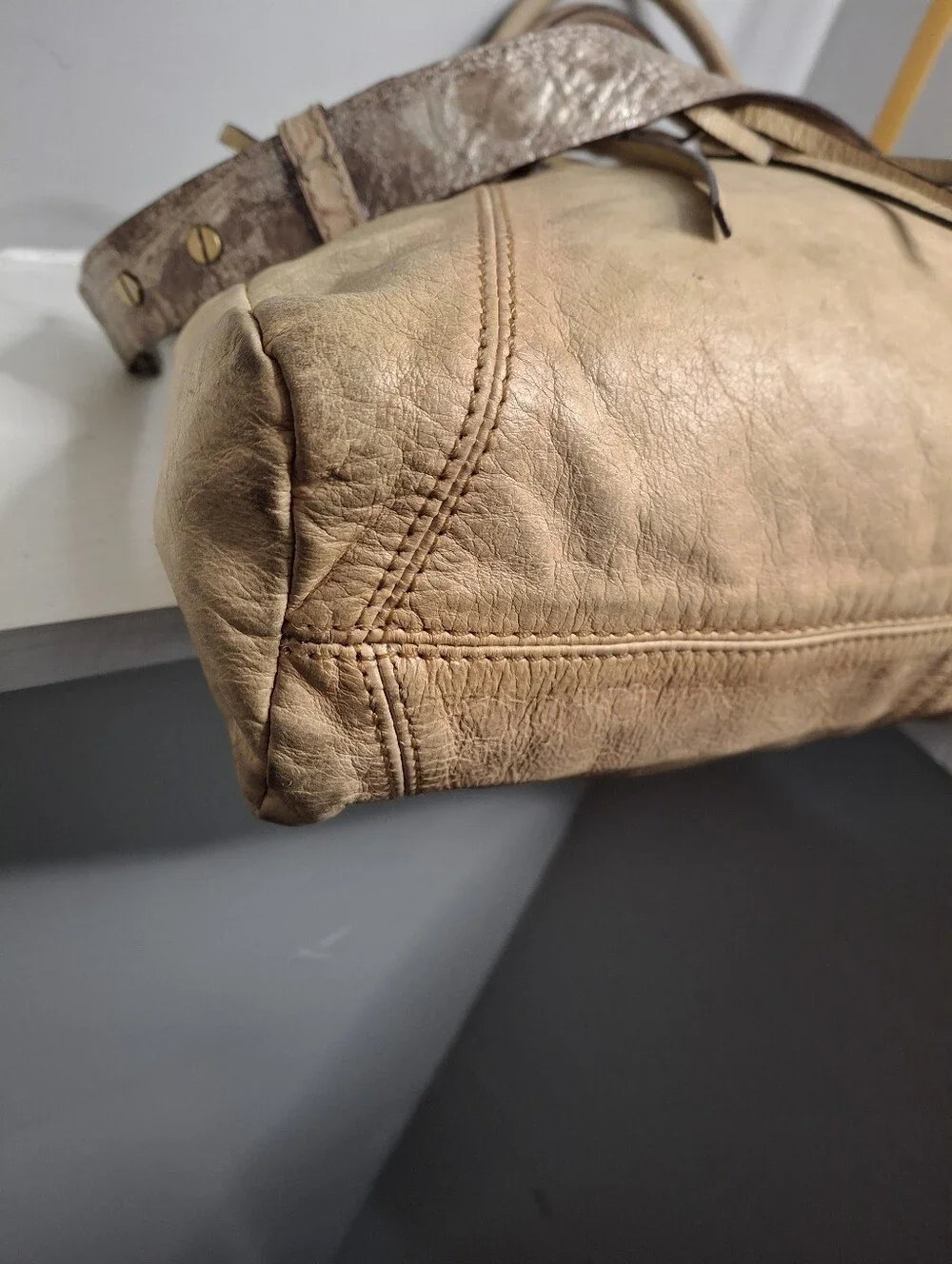 GUESS Collection Vintage Y2K Large Tan Satchel Shoulder Bag Tassel